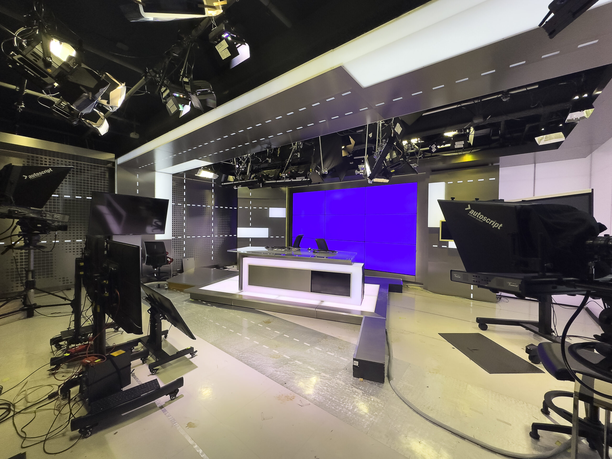 STUDIO 17 -_01_01-741